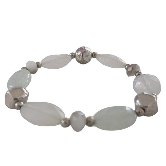 Beaded Silver & White Natural Stone Stretch Bracelet - Picture 2 of 5